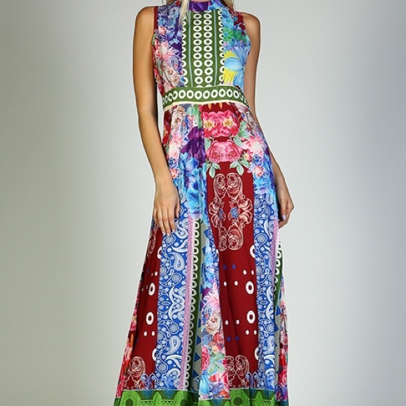 🎉Host Pick🎉Stunning Maxi Dress - Picture 3 of 5